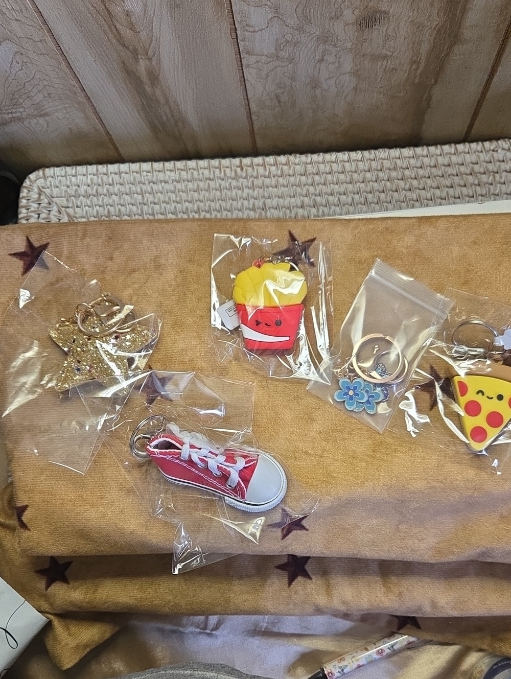 5 For 25 Key Chains And Bag Tags
